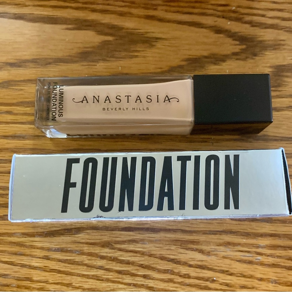 Anastasia Luminous Foundation